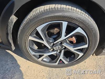 2019 Toyota C-HR XLE - zdjęcie 9 z 21 - miniatura