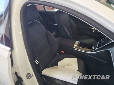 2023 Mercedes-Benz C 300 4MATIC Sedan - zdjęcie 8 z 26 - miniatura