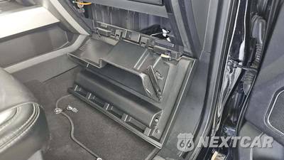 2021 Ford Super Duty F-250 Lariat Crew Cab Medium Bed - zdjęcie 25 z 34 - miniatura