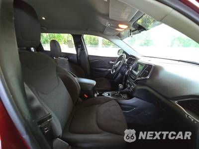 2019 Jeep Cherokee Latitude - zdjęcie 8 z 40 - miniatura