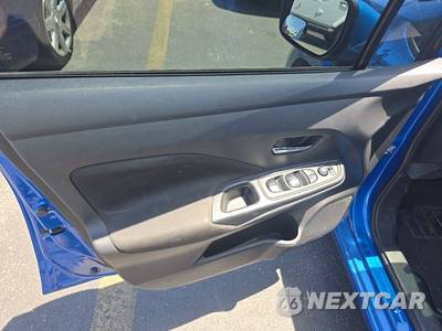 2021 Nissan Versa SV - zdjęcie 9 z 22 - miniatura