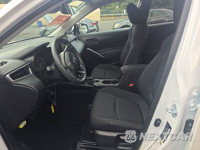 2024 Toyota Corolla Cross LE - zdjęcie 7 z 31 - miniatura