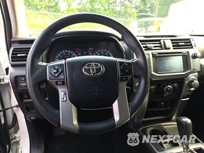 2017 Toyota 4Runner SR5 - zdjęcie 10 z 25 - miniatura