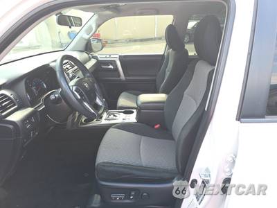 2017 Toyota 4Runner SR5 - zdjęcie 7 z 25 - miniatura
