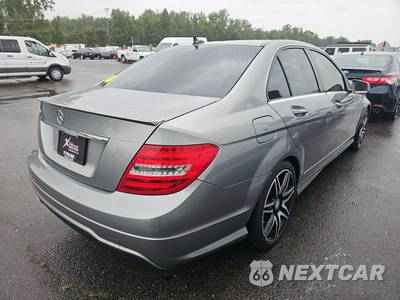2013 Mercedes-Benz C 250 Sedan - zdjęcie 4 z 38 - miniatura