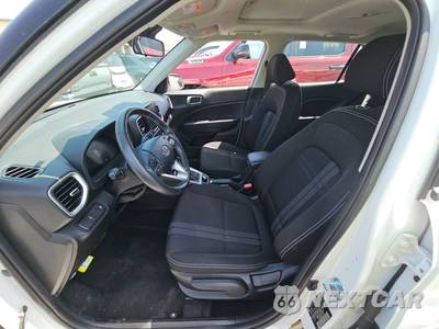2025 Hyundai Venue SEL - zdjęcie 7 z 22 - miniatura