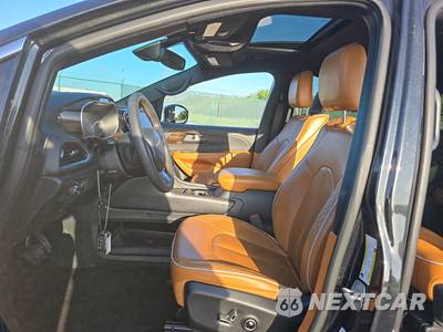 2022 Chrysler Pacifica Hybrid Pinnacle 121.6" WB - zdjęcie 7 z 43 - miniatura