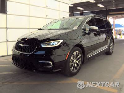 2022 Chrysler Pacifica Hybrid Pinnacle 121.6" WB