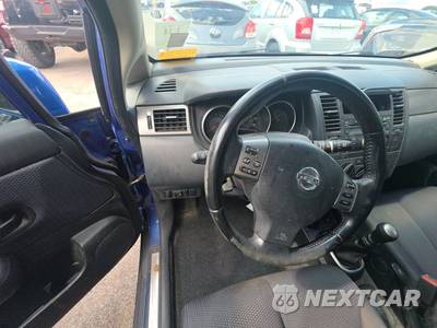 2008 Nissan Versa 1.8 SL Hatchback - zdjęcie 10 z 18 - miniatura