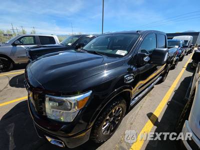 2017 Nissan TITAN PRO-4X Crew Cab Extra Short Bed