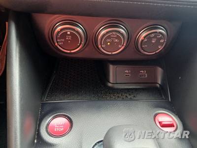 2024 Nissan Z NISMO - zdjęcie 17 z 18 - miniatura