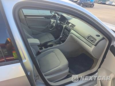2012 Volkswagen Passat 2.5L S - zdjęcie 8 z 18 - miniatura
