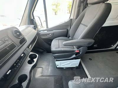 2021 Mercedes-Benz Sprinter 2500 Cargo Van High Roof 170.0" WB - zdjęcie 31 z 33 - miniatura