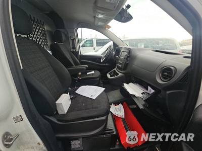 2020 Mercedes-Benz Metris Cargo Van 126.0" WB - zdjęcie 8 z 27 - miniatura