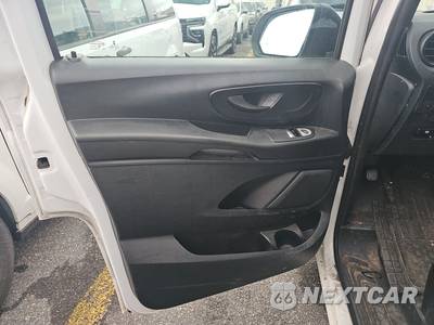2020 Mercedes-Benz Metris Cargo Van 126.0" WB - zdjęcie 9 z 27 - miniatura