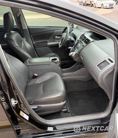 2014 Toyota Prius v Three - zdjęcie 5 z 8 - miniatura