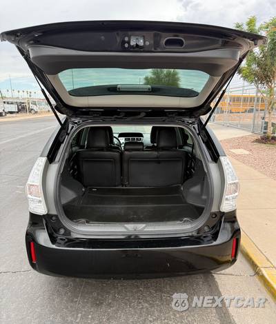 2014 Toyota Prius v Three - zdjęcie 4 z 8 - miniatura