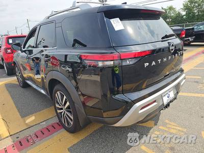 2022 Nissan Pathfinder Platinum - zdjęcie 6 z 23 - miniatura