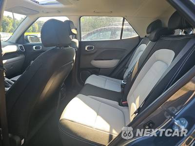 2025 Hyundai Venue SEL - zdjęcie 13 z 17 - miniatura