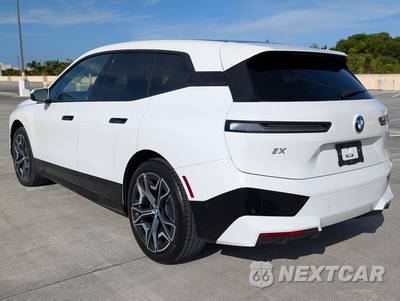 2022 BMW iX Sports Activity Vehicle xDrive50 - zdjęcie 10 z 97 - miniatura