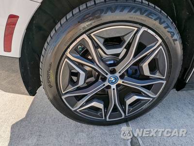 2022 BMW iX Sports Activity Vehicle xDrive50 - zdjęcie 40 z 97 - miniatura