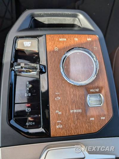 2022 BMW iX Sports Activity Vehicle xDrive50 - zdjęcie 76 z 97 - miniatura