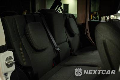 2025 Jeep Wrangler 4xe 4 Door Sahara - zdjęcie 11 z 27 - miniatura