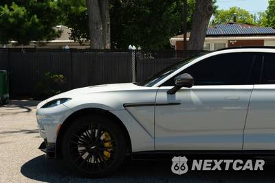 2023 Aston Martin DBX707 - zdjęcie 39 z 76 - miniatura
