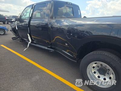 2026 Ram 3500 Tradesman Crew Cab Long Bed DRW - zdjęcie 6 z 32 - miniatura