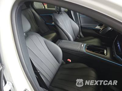 2025 Mercedes-Benz E 350 4MATIC Sedan - zdjęcie 8 z 27 - miniatura
