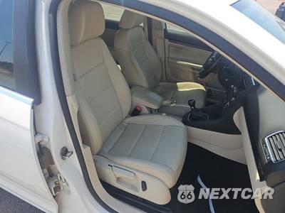 2012 Volkswagen Jetta SportWagen 2.0L TDI Wagon - zdjęcie 8 z 40 - miniatura