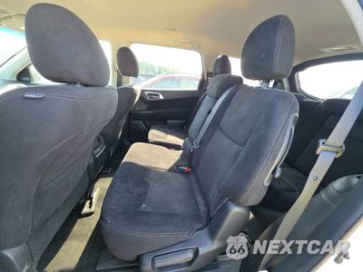 2015 Nissan Pathfinder S - zdjęcie 13 z 26 - miniatura