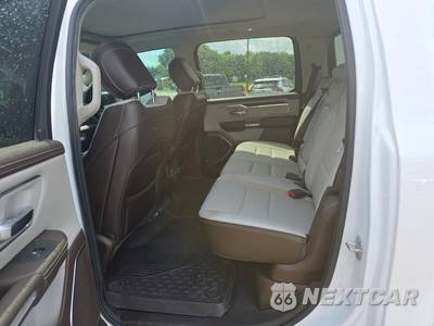 2025 Ram 1500 Laramie Crew Cab Short Bed - zdjęcie 16 z 23 - miniatura