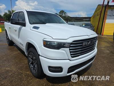 2025 Ram 1500 Laramie Crew Cab Short Bed - zdjęcie 3 z 23 - miniatura