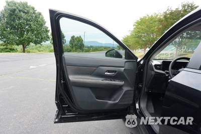 2025 Nissan Kicks SV - zdjęcie 10 z 36 - miniatura