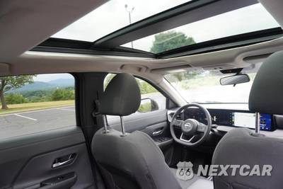 2025 Nissan Kicks SV - zdjęcie 19 z 36 - miniatura