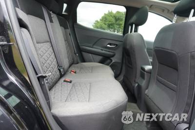2025 Nissan Kicks SV - zdjęcie 18 z 36 - miniatura