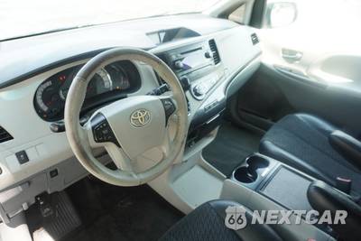 2012 Toyota Sienna SE 8-Passenger 119.3" WB - zdjęcie 11 z 32 - miniatura