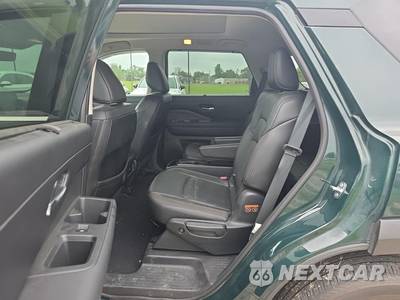 2024 Nissan Pathfinder SL - zdjęcie 14 z 27 - miniatura
