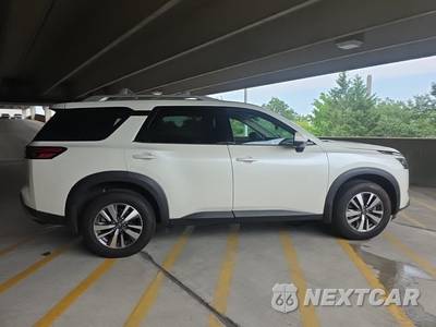2024 Nissan Pathfinder SL - zdjęcie 4 z 30 - miniatura