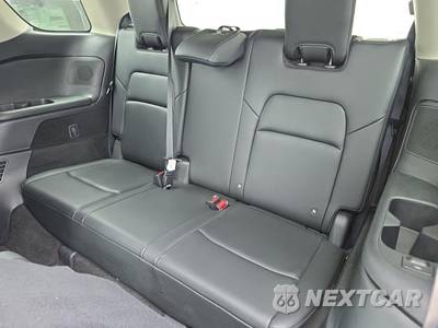 2025 Nissan Pathfinder Platinum - zdjęcie 15 z 26 - miniatura