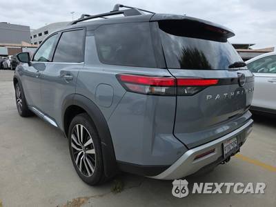 2025 Nissan Pathfinder Platinum - zdjęcie 7 z 26 - miniatura