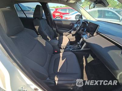 2023 Toyota Corolla Cross LE - zdjęcie 8 z 17 - miniatura