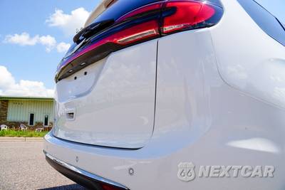 2025 Chrysler Pacifica Select 121.6" WB - zdjęcie 25 z 50 - miniatura
