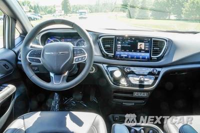 2025 Chrysler Pacifica Select 121.6" WB - zdjęcie 11 z 50 - miniatura