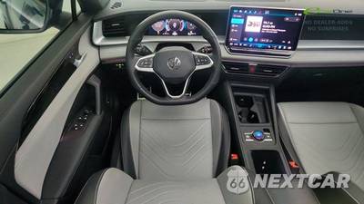 2025 Volkswagen Tiguan SE R-Line Black - zdjęcie 38 z 50 - miniatura