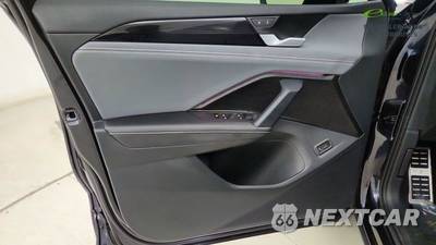 2025 Volkswagen Tiguan SE R-Line Black - zdjęcie 37 z 50 - miniatura