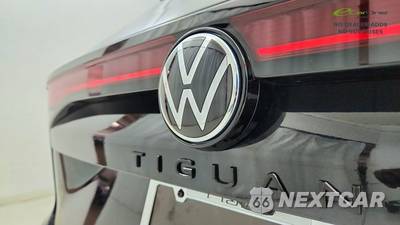 2025 Volkswagen Tiguan SE R-Line Black - zdjęcie 18 z 50 - miniatura