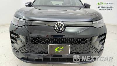 2025 Volkswagen Tiguan SE R-Line Black - zdjęcie 8 z 50 - miniatura