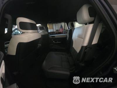 2025 Toyota Sequoia Capstone - zdjęcie 13 z 19 - miniatura